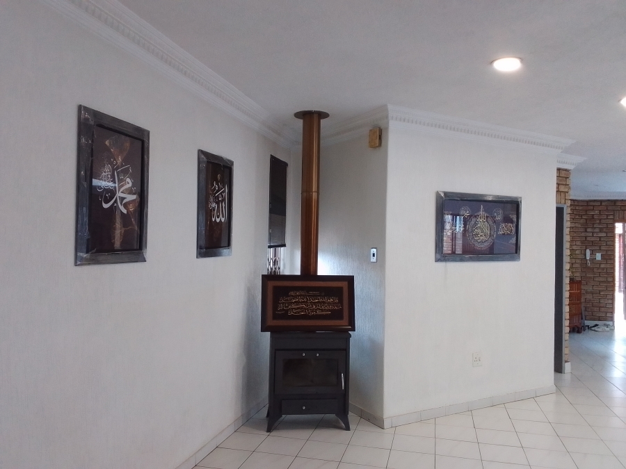 4 Bedroom Property for Sale in Zinniaville North West